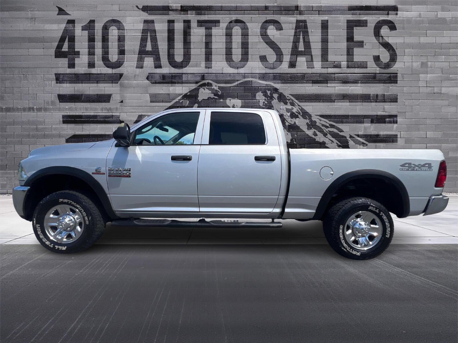 Used 2017 RAM 2500 Tradesman w/ Chrome Appearance Group AWD/4WD image 6
