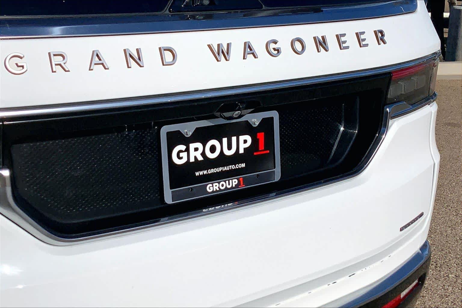 Used 2024 Jeep Grand Wagoneer L Series III AWD/4WD image 31