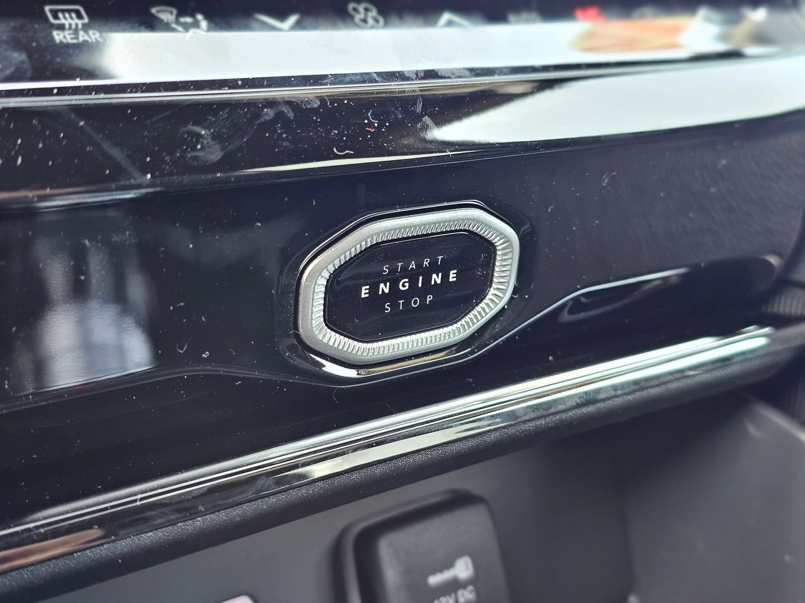 New 2026 Jeep Grand Cherokee Altitude RWD image 12