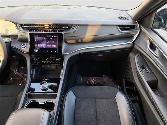 Used 2024 Jeep Grand Cherokee L Altitude image 18