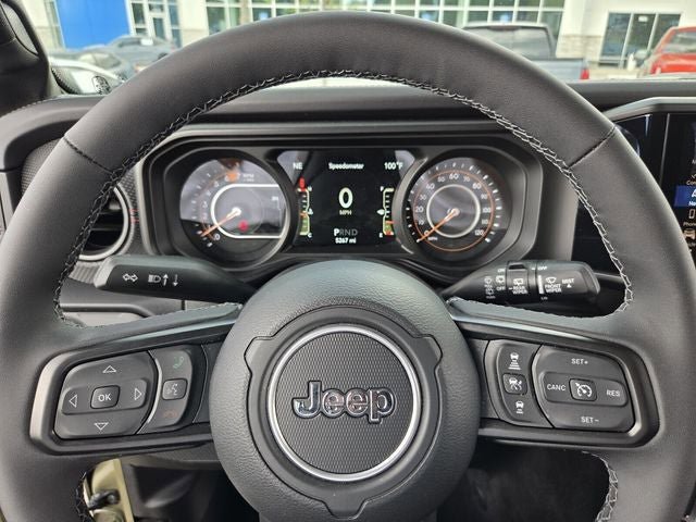 Used 2025 Jeep Wrangler Unlimited Rubicon w/ Safety Group AWD/4WD image 28