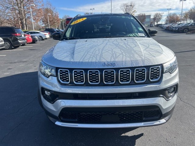 Used 2024 Jeep Compass Limited image 2