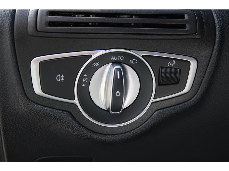 Used 2021 Mercedes-Benz GLC 300 4MATIC image 15