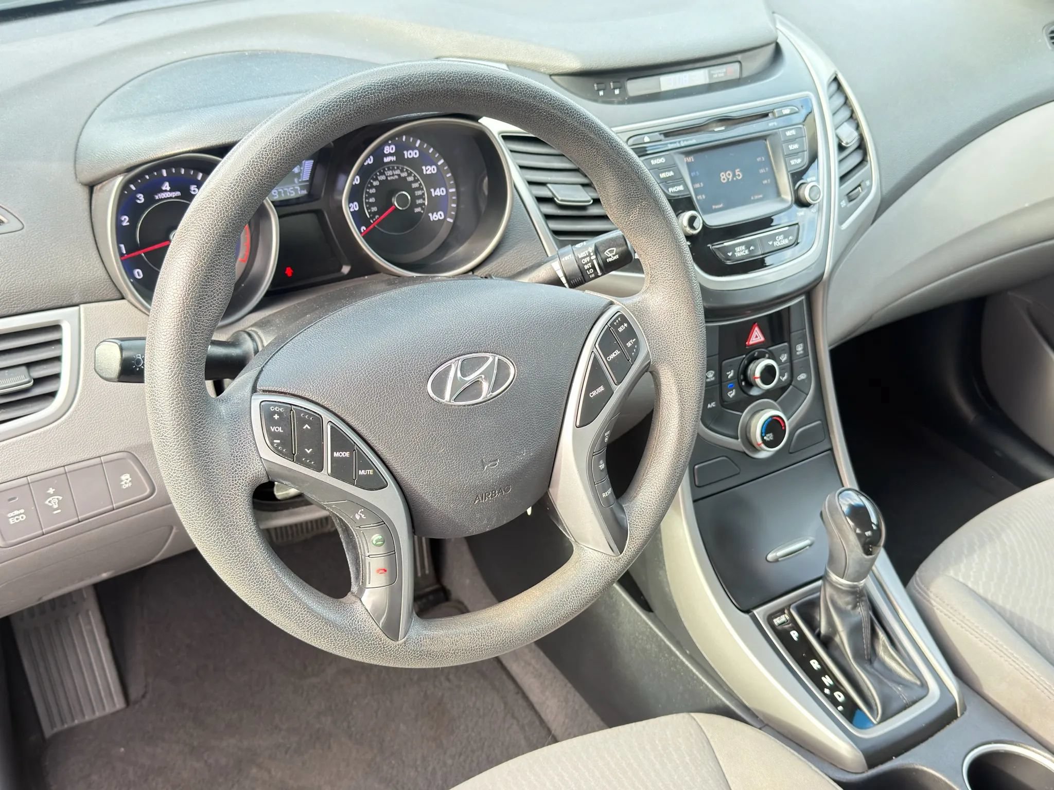 Used 2015 Hyundai Elantra SE w/ Option Group 02 FWD image 14