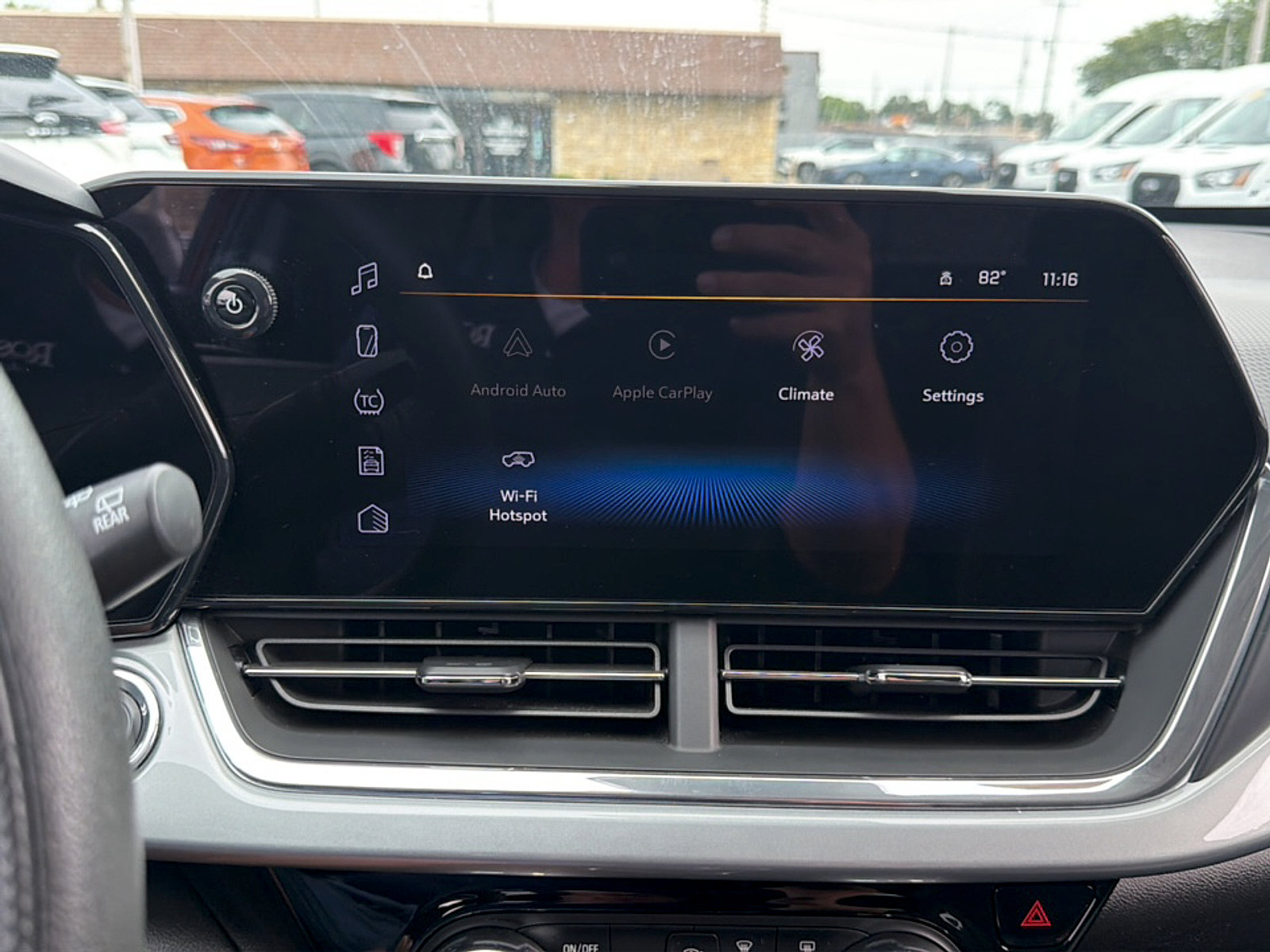 Used 2025 Chevrolet Trax LT FWD image 15