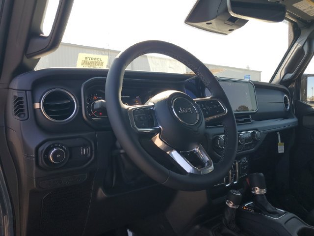 New 2026 Jeep Wrangler Unlimited Sahara AWD/4WD image 16