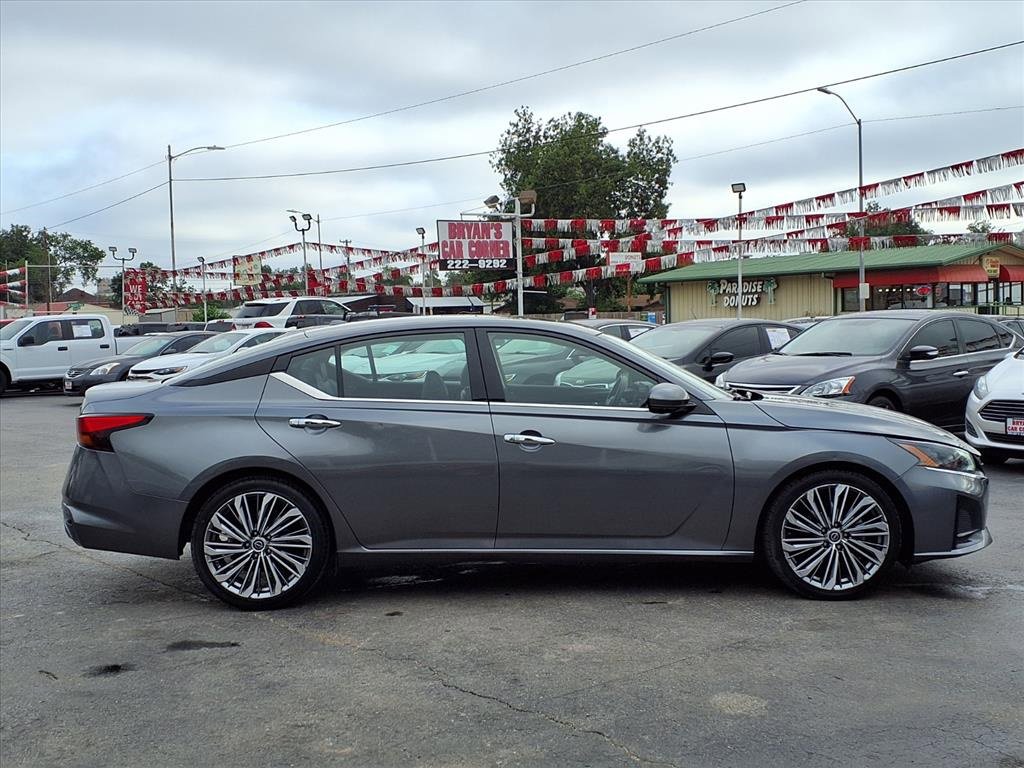 Used 2023 Nissan Altima 2.5 SL image 2