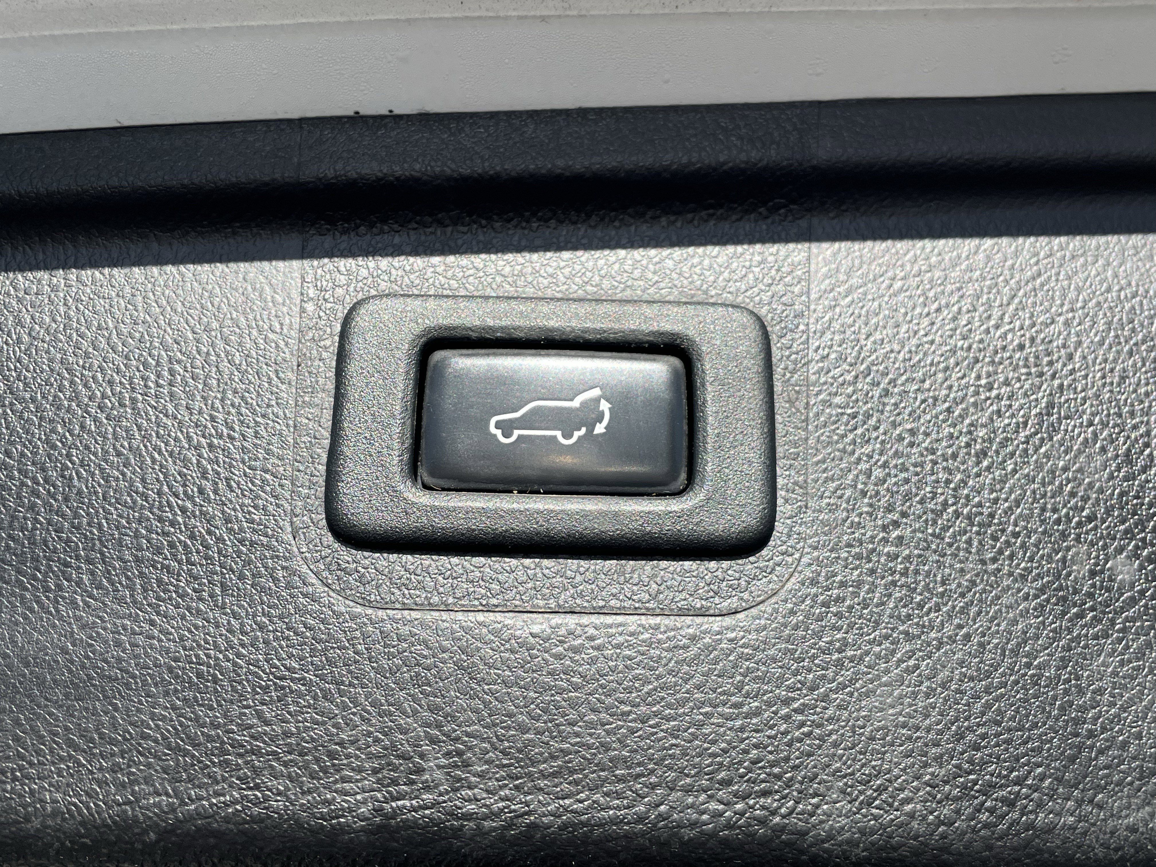 Used 2019 Subaru Outback 2.5i Touring w/ Popular Package #3A image 8