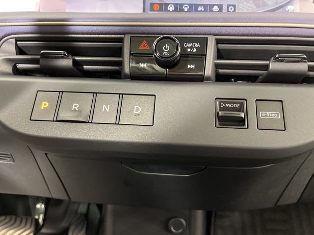 New 2026 Nissan Leaf Platinum+ w/ Cargo Package (Platinum+) image 26