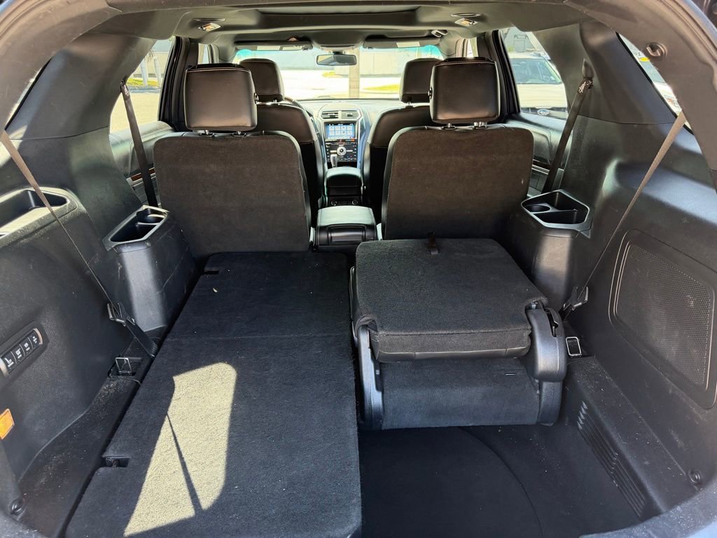 Used 2017 Ford Explorer Platinum AWD/4WD image 7