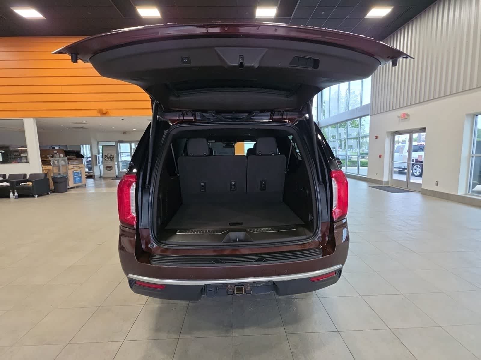 Used 2023 GMC Yukon XL Denali AWD/4WD image 10
