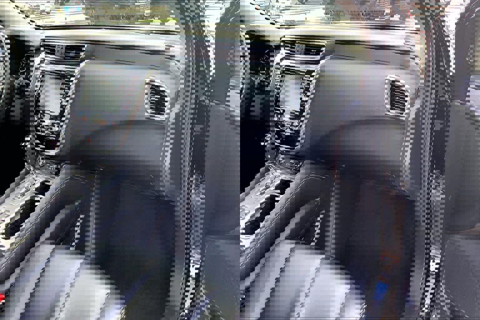 Used 2023 Nissan Murano SV image 17