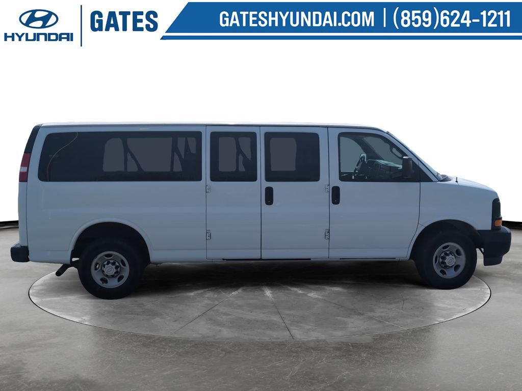 Used 2017 Chevrolet Express 3500 LS image 3