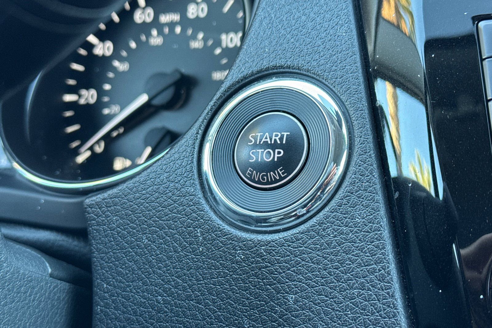 Used 2022 Nissan Rogue Sport SL image 23