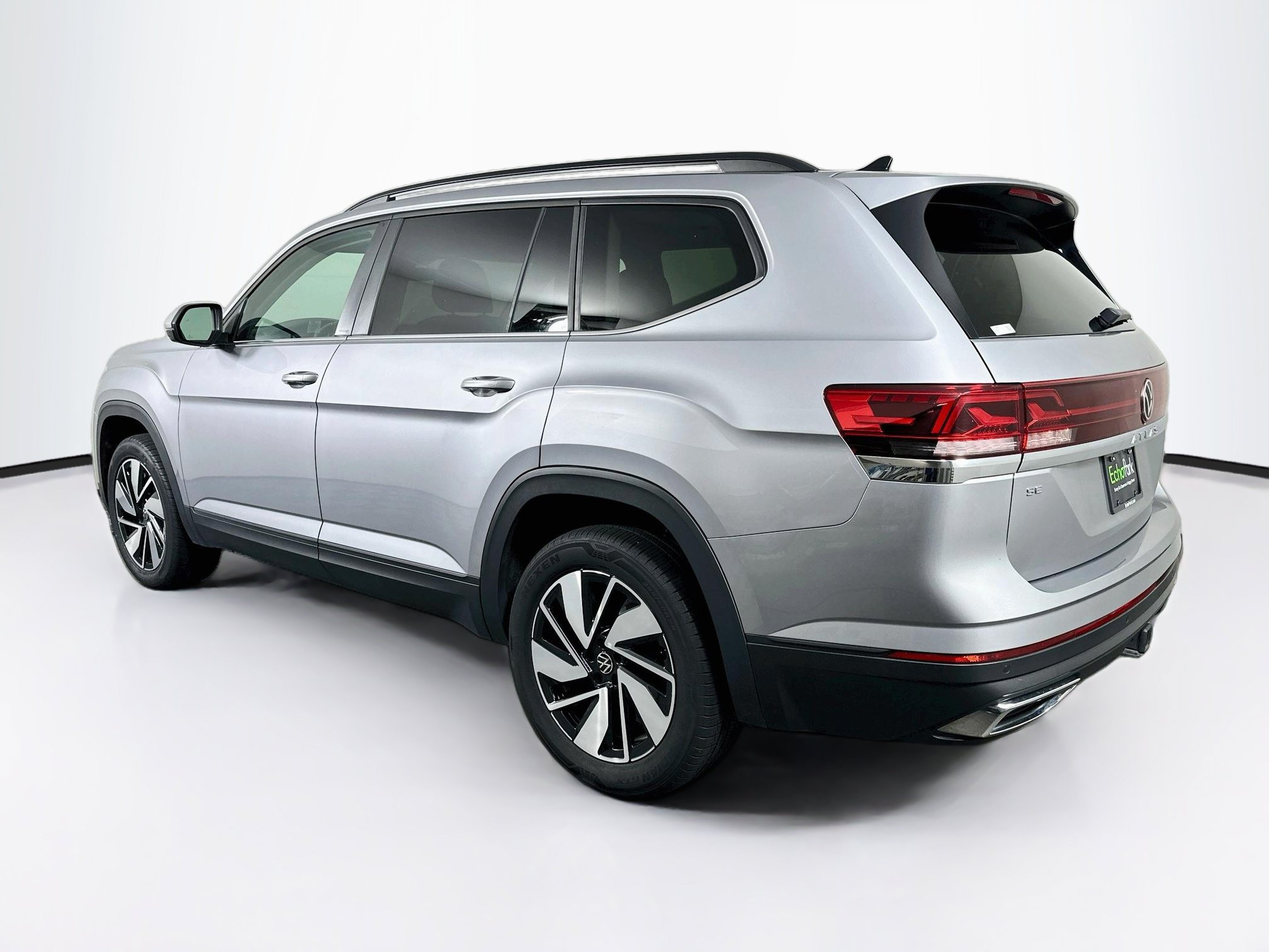 Used 2025 Volkswagen Atlas SE FWD image 5