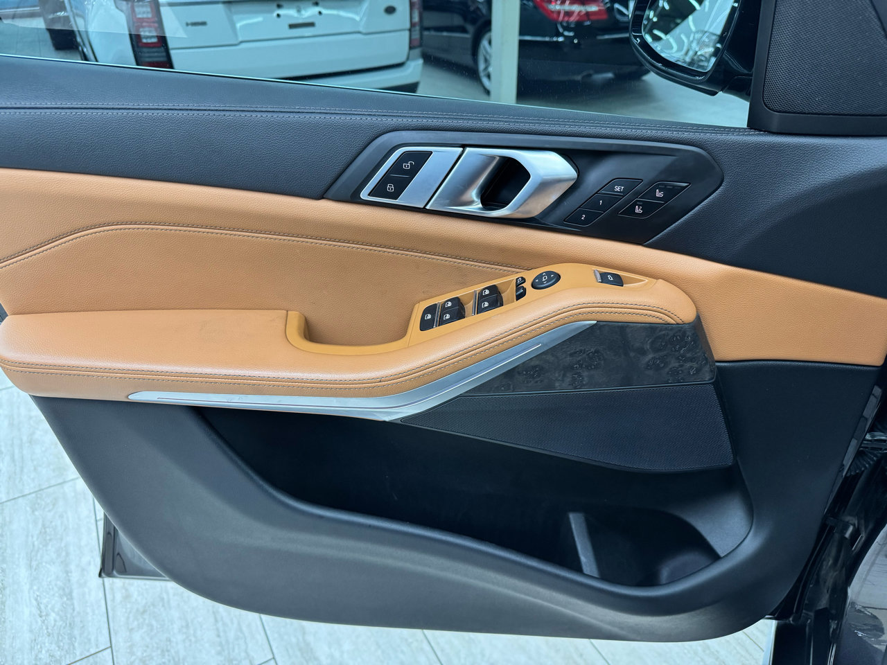 Used 2022 BMW X5 sDrive40i w/ Luxury Seating Package image 17