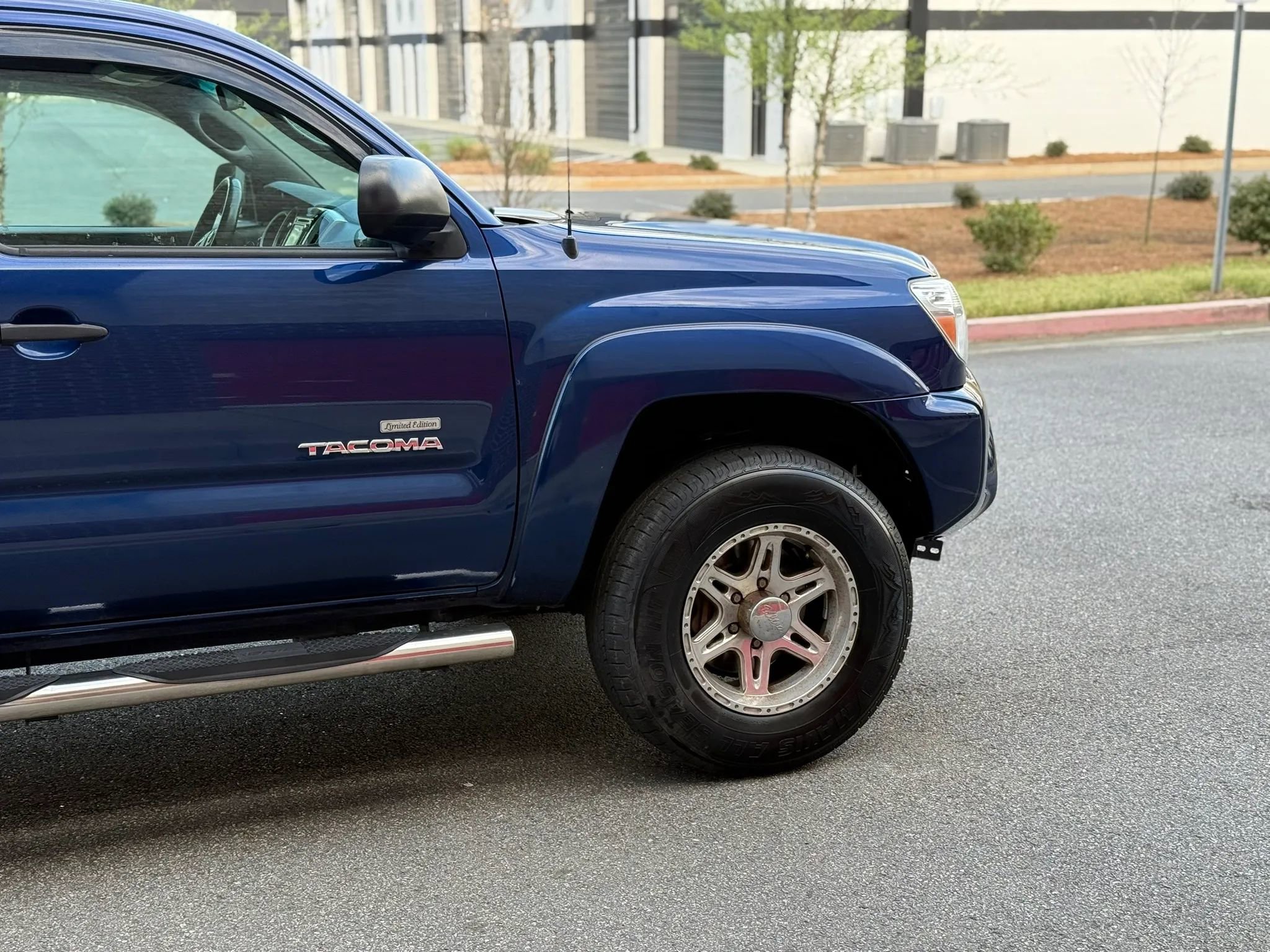 Used 2014 Toyota Tacoma 4x4 Access Cab w/ SR5 Package image 6