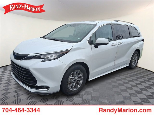 Used 2023 Toyota Sienna XLE