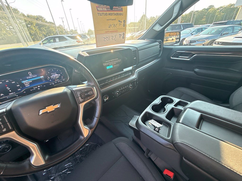 Used 2023 Chevrolet Silverado 1500 LT w/ Protection Package AWD/4WD image 17