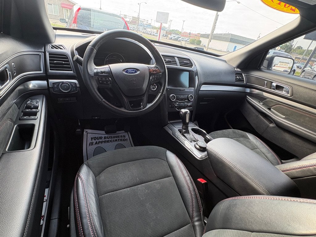 Used 2019 Ford Explorer XLT w/ Equipment Group 202A AWD/4WD image 12