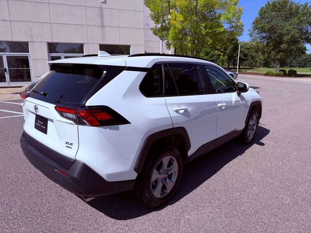 Used 2025 Toyota RAV4 XLE AWD/4WD image 12