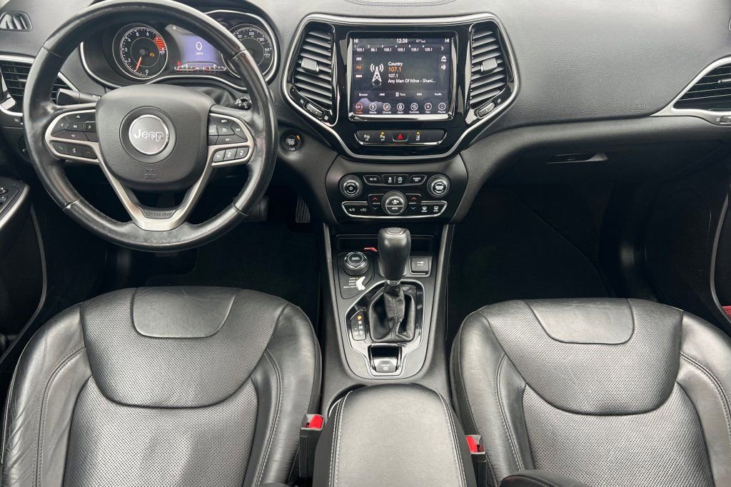 Used 2019 Jeep Cherokee Limited w/ Luxury Group image 10