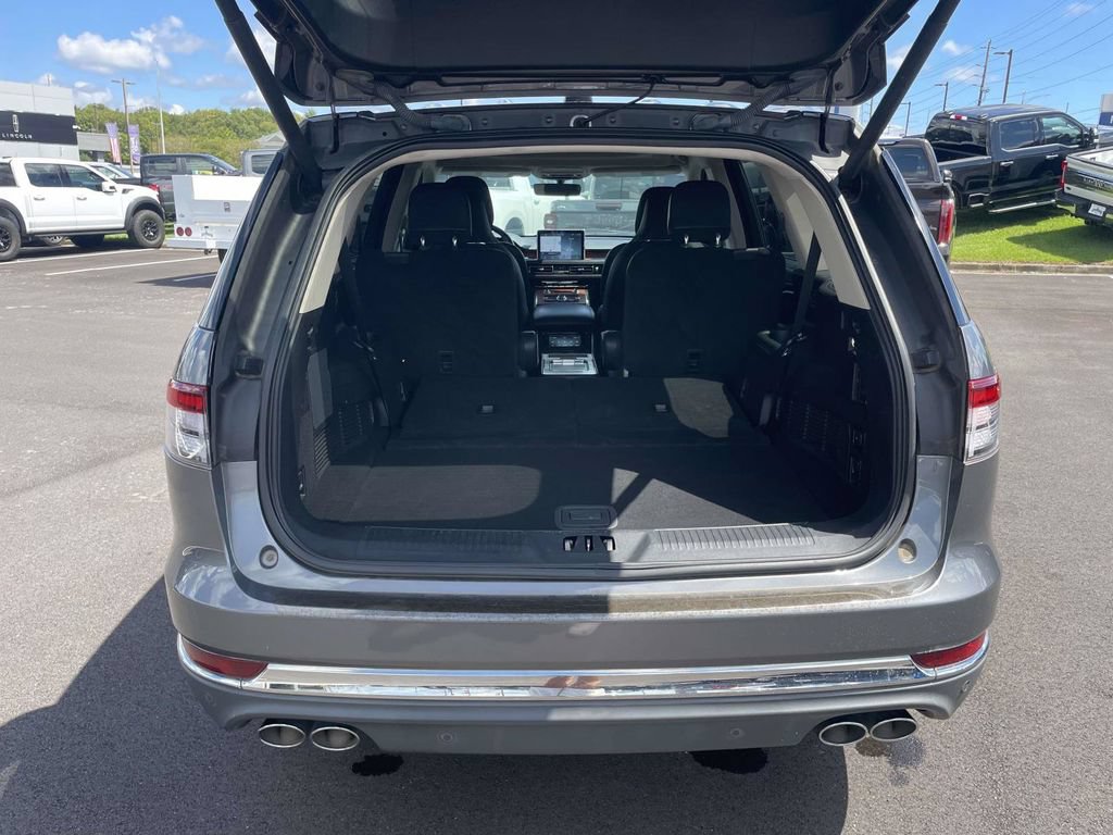 Used 2021 Lincoln Aviator Reserve w/ Equipment Group 201A RWD image 10