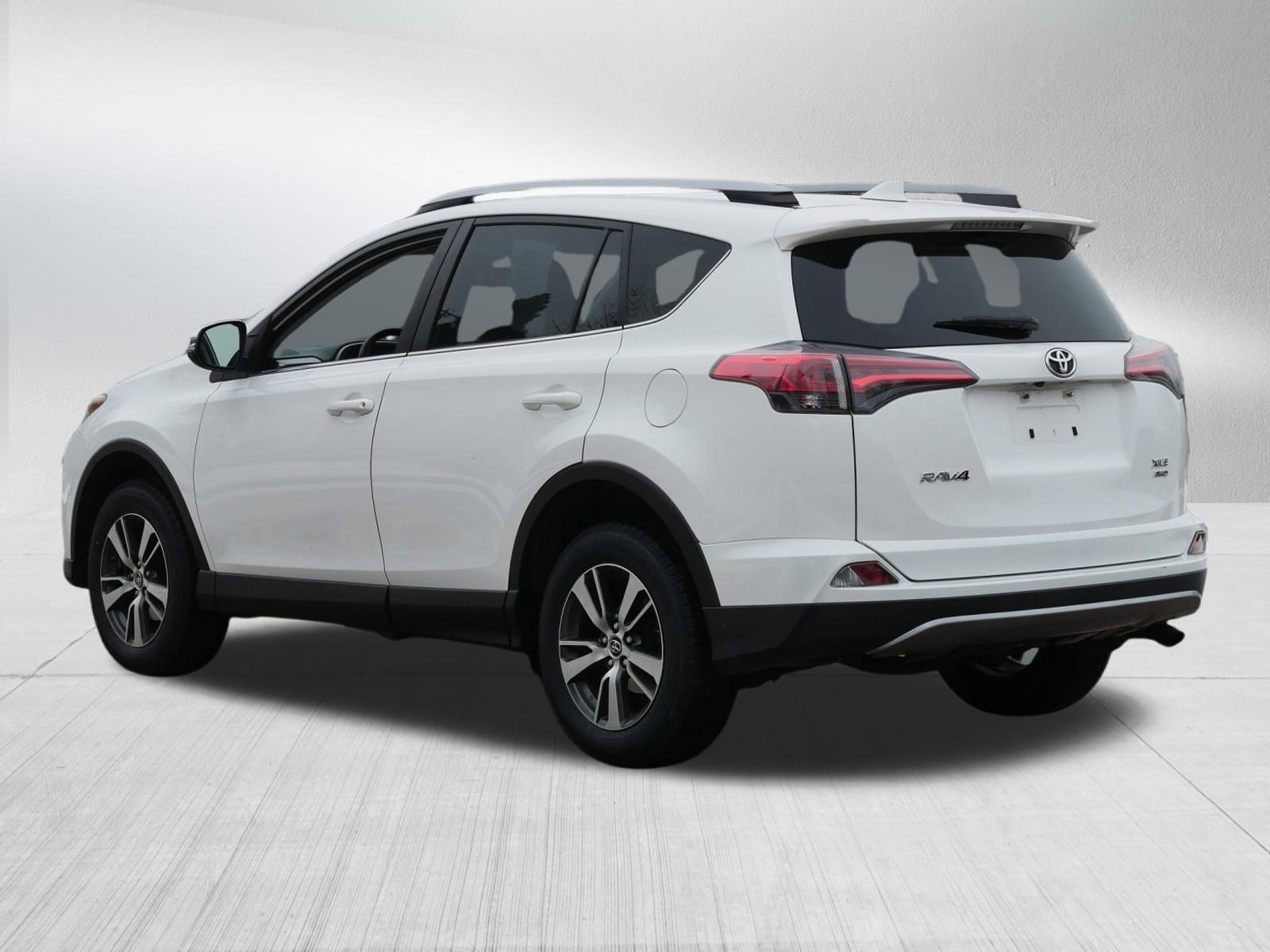 Used 2018 Toyota RAV4 XLE image 5