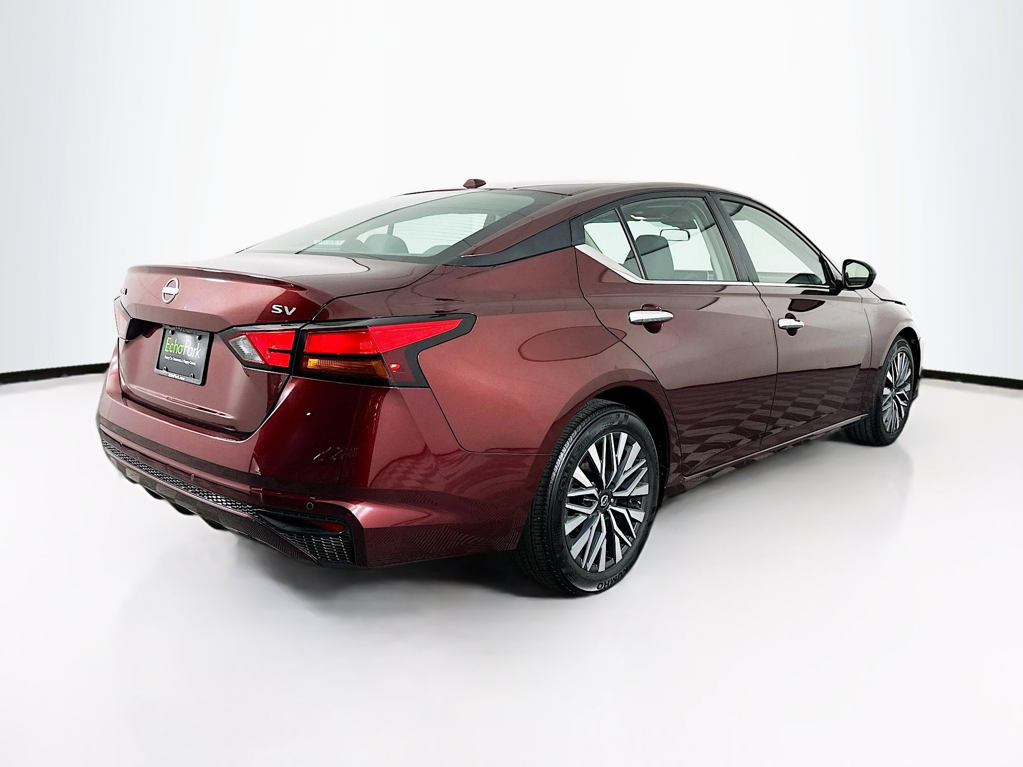 Used 2024 Nissan Altima 2.5 SV image 9