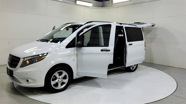 Used 2016 Mercedes-Benz Metris Passenger image 30