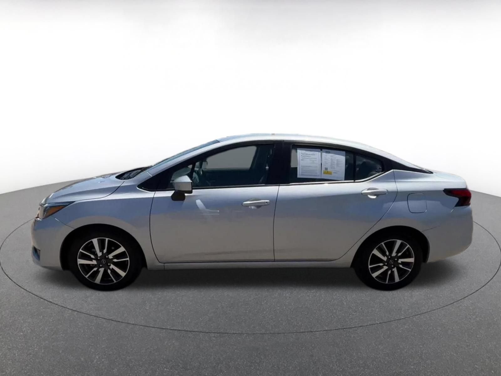 Used 2025 Nissan Versa SV FWD image 8