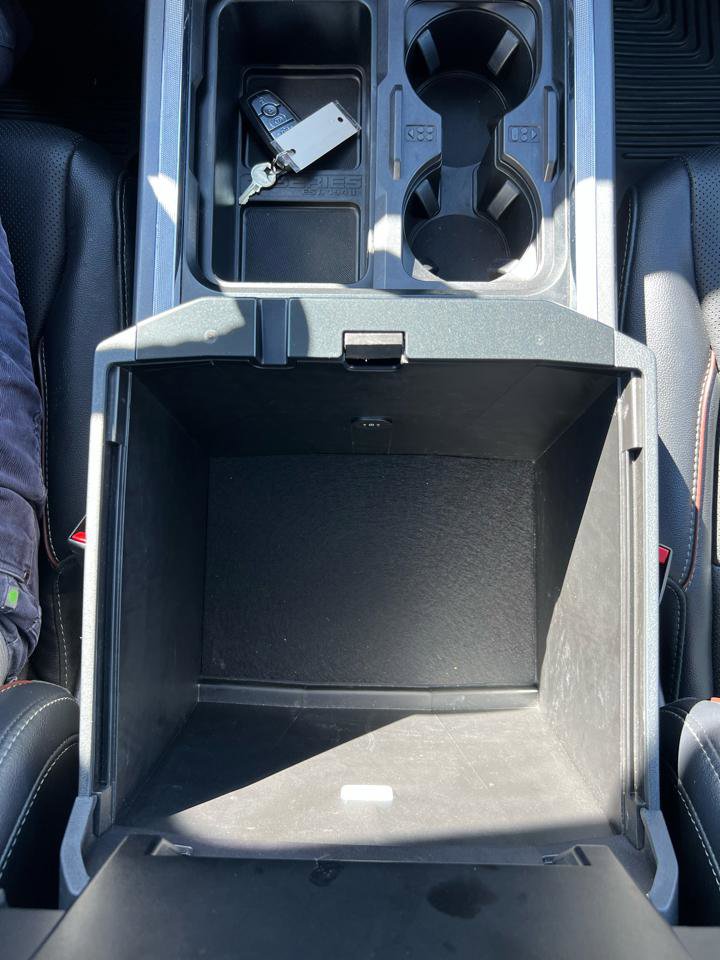 Used 2024 Ford F450 Lariat image 29