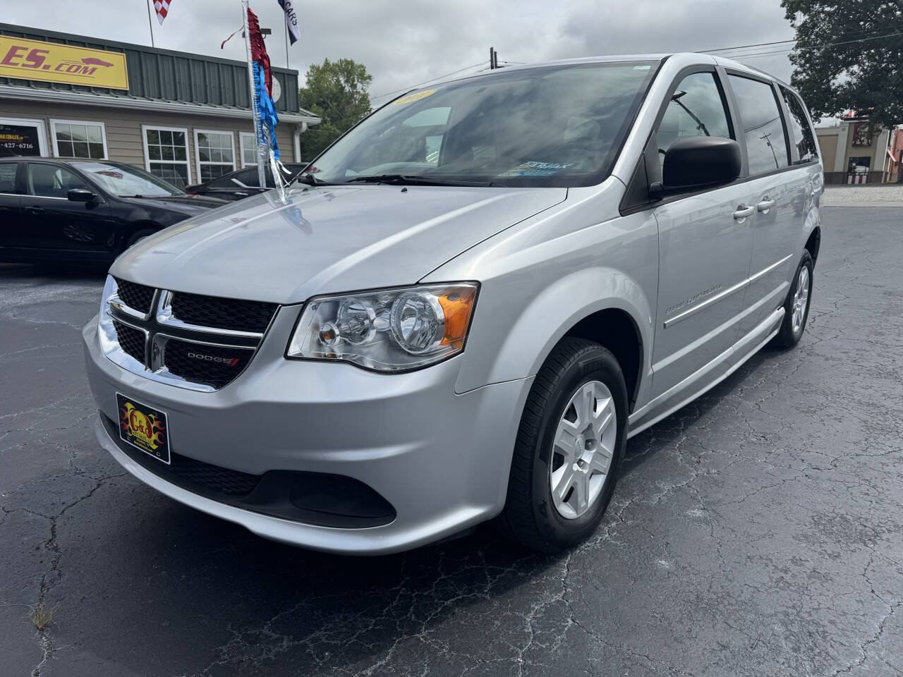 Used 2011 Dodge Grand Caravan Express w/ PWR Window Group FWD image 3