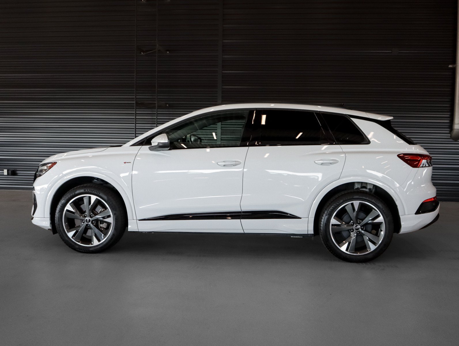 Used 2023 Audi Q4 e-tron Premium w/ Convenience Package AWD/4WD image 13