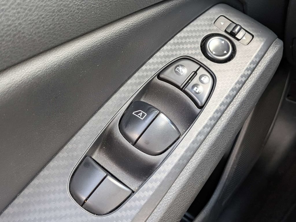 Used 2025 Nissan Altima 2.5 SV FWD image 22