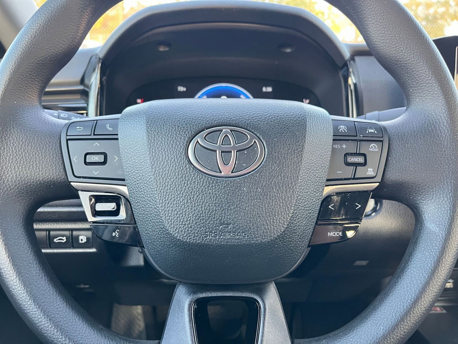 Used 2025 Toyota Camry LE image 27