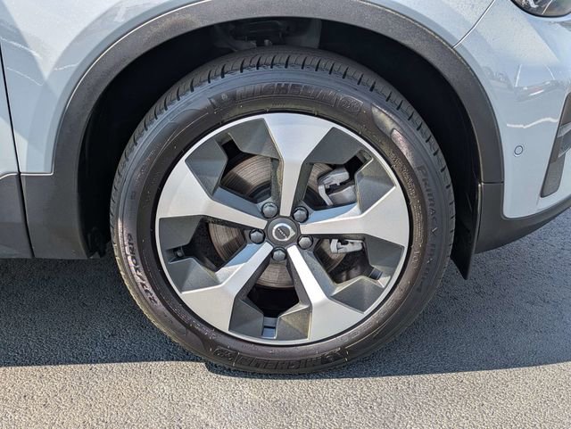 Used 2025 Volvo XC40 B5 Plus w/ Protection Package Premier image 11