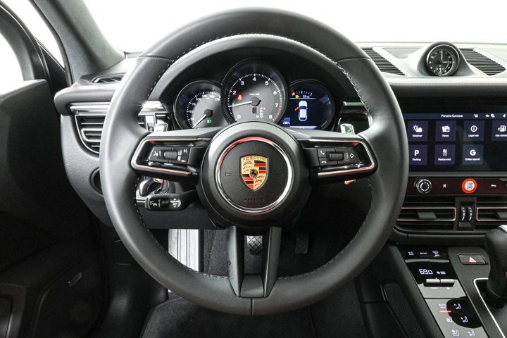 New 2025 Porsche Macan image 9