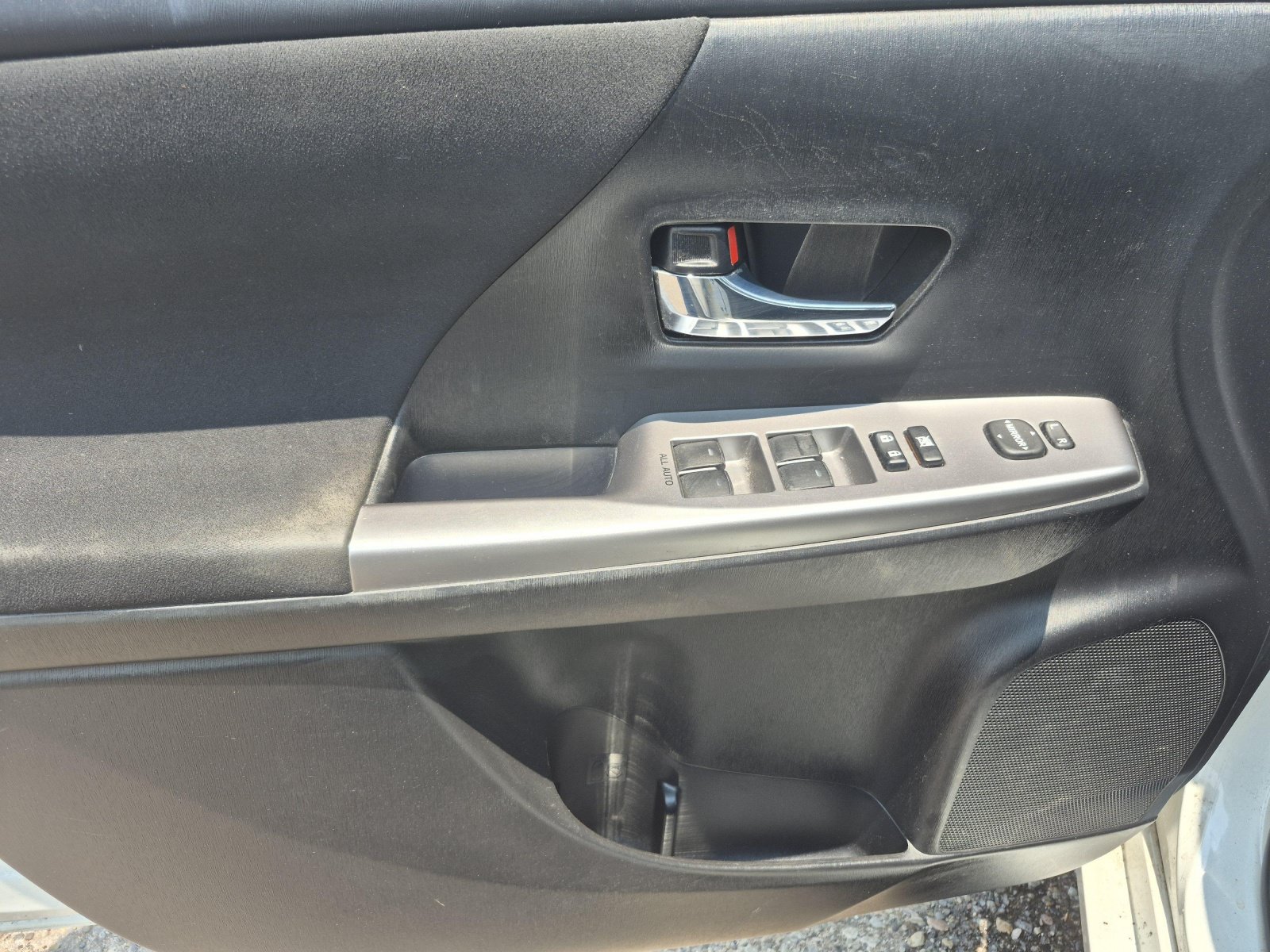 Used 2016 Toyota Prius V Two FWD image 15