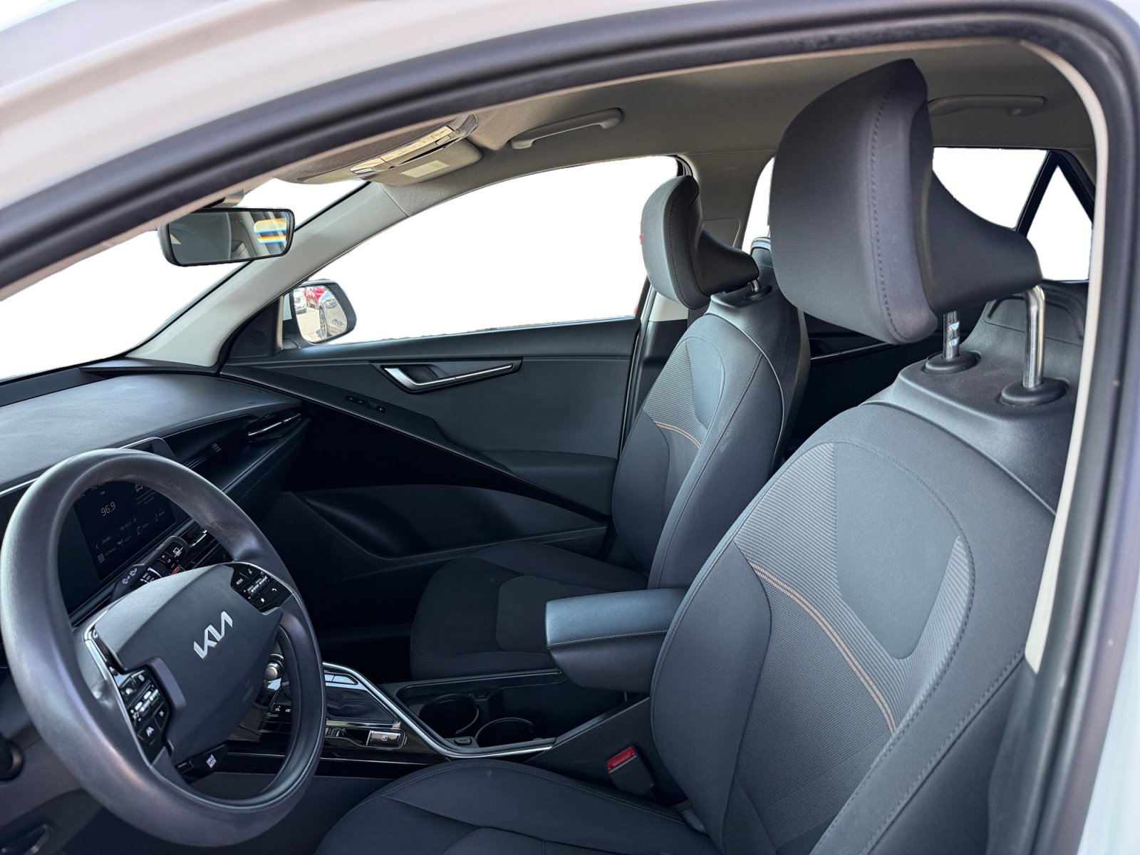 Used 2024 Kia Niro LX FWD image 10