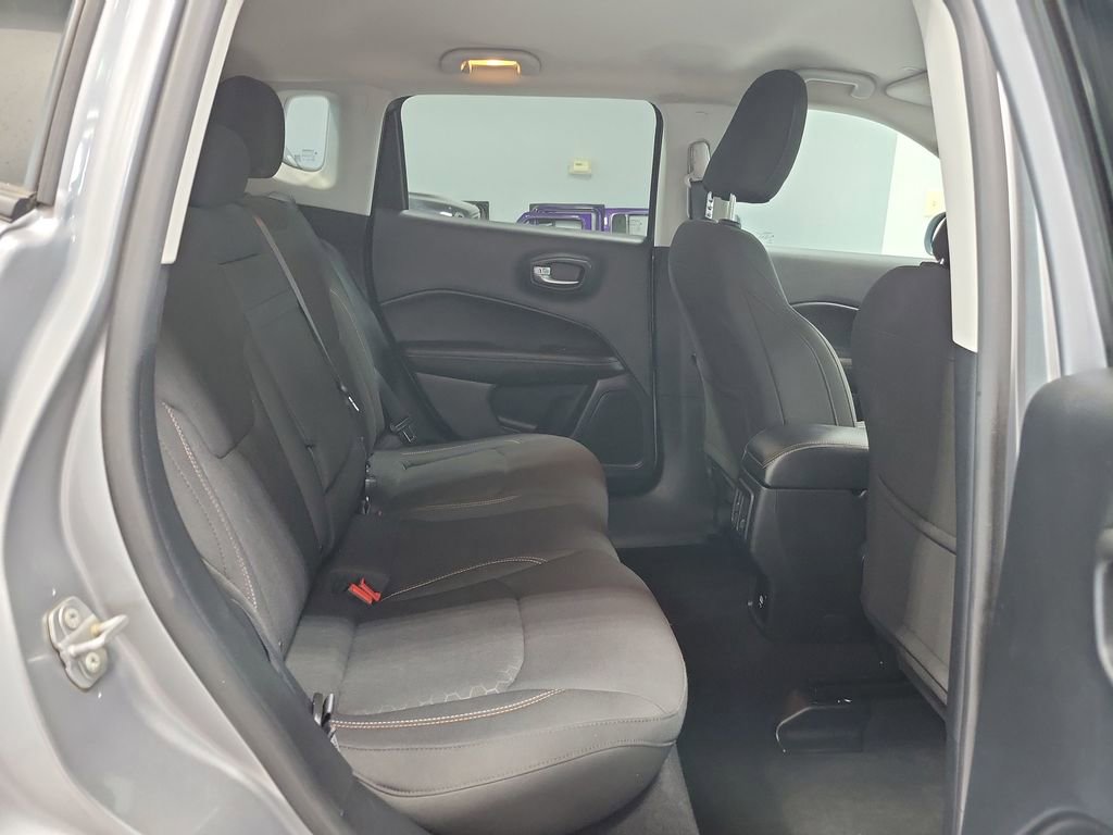 Used 2018 Jeep Compass Sport FWD image 13