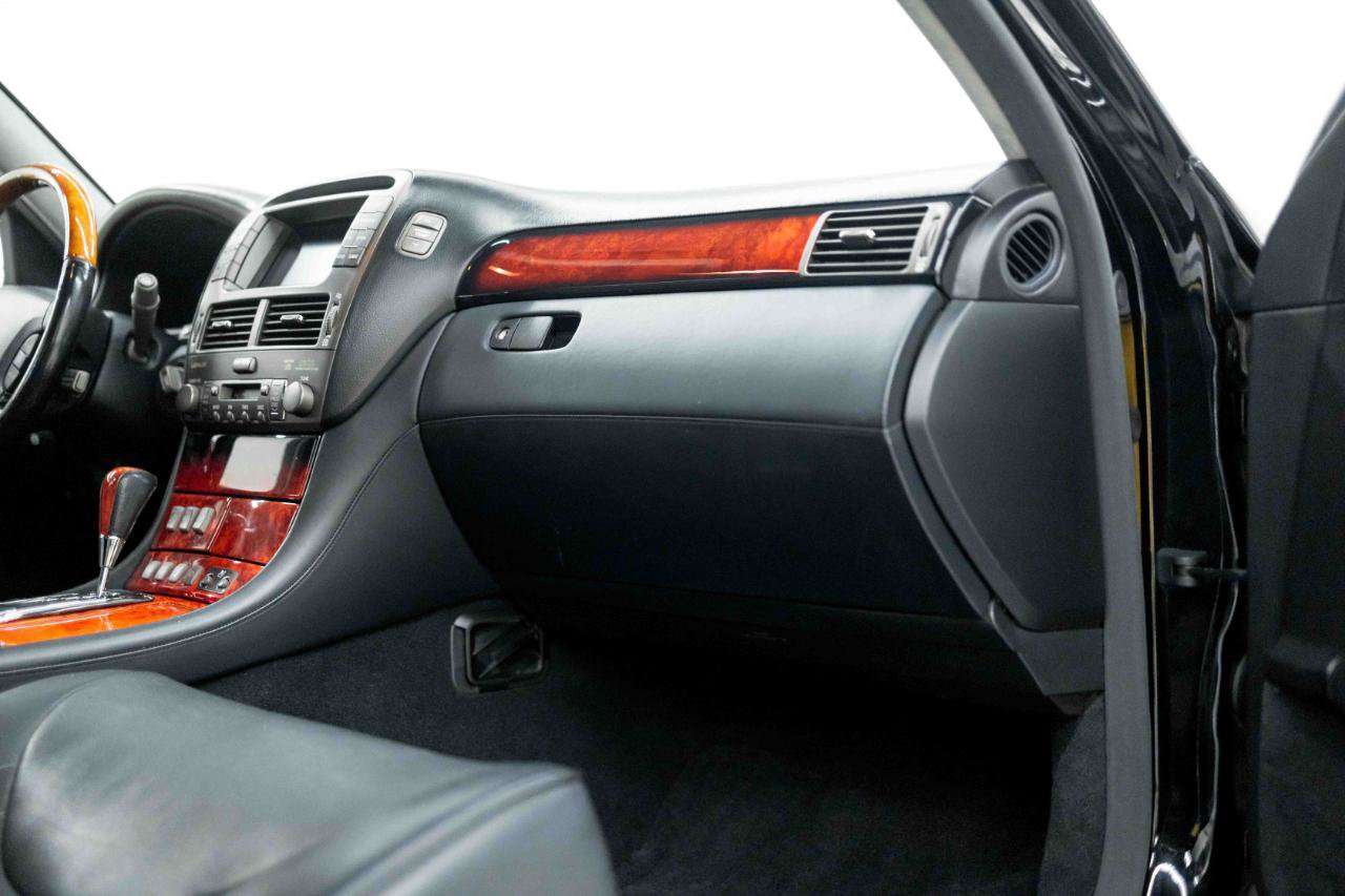 Used 2004 Lexus LS 430 RWD image 61