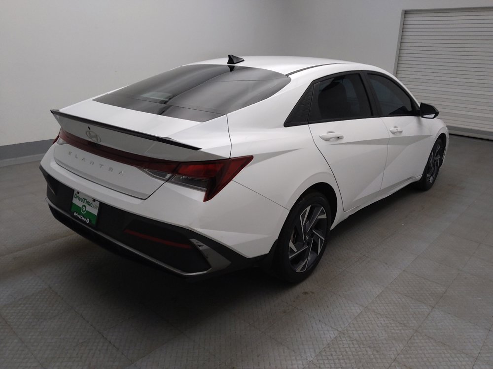 Used 2025 Hyundai Elantra Sport FWD image 9