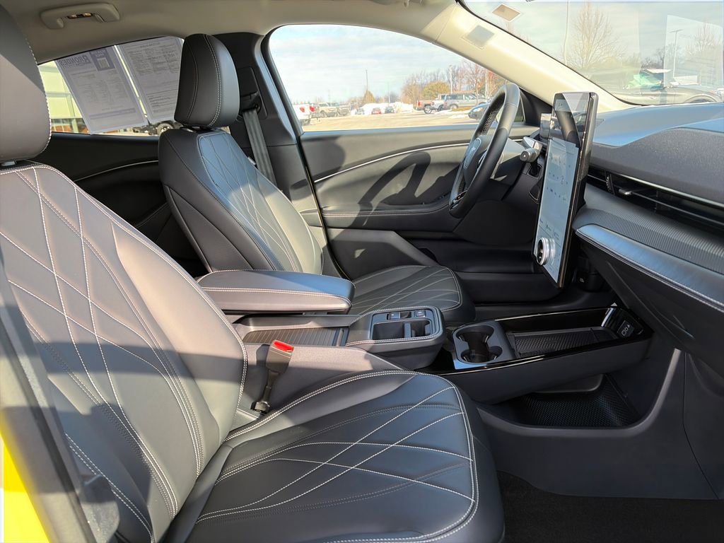 Used 2025 Ford Mustang Mach-E Select w/ Comfort Package Lite image 13