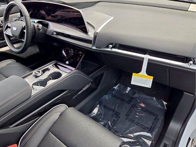 New 2027 Cadillac Vistiq Platinum AWD/4WD image 24