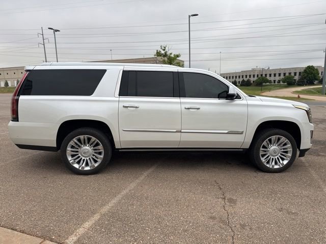 Used 2020 Cadillac Escalade ESV Premium Luxury AWD/4WD image 4