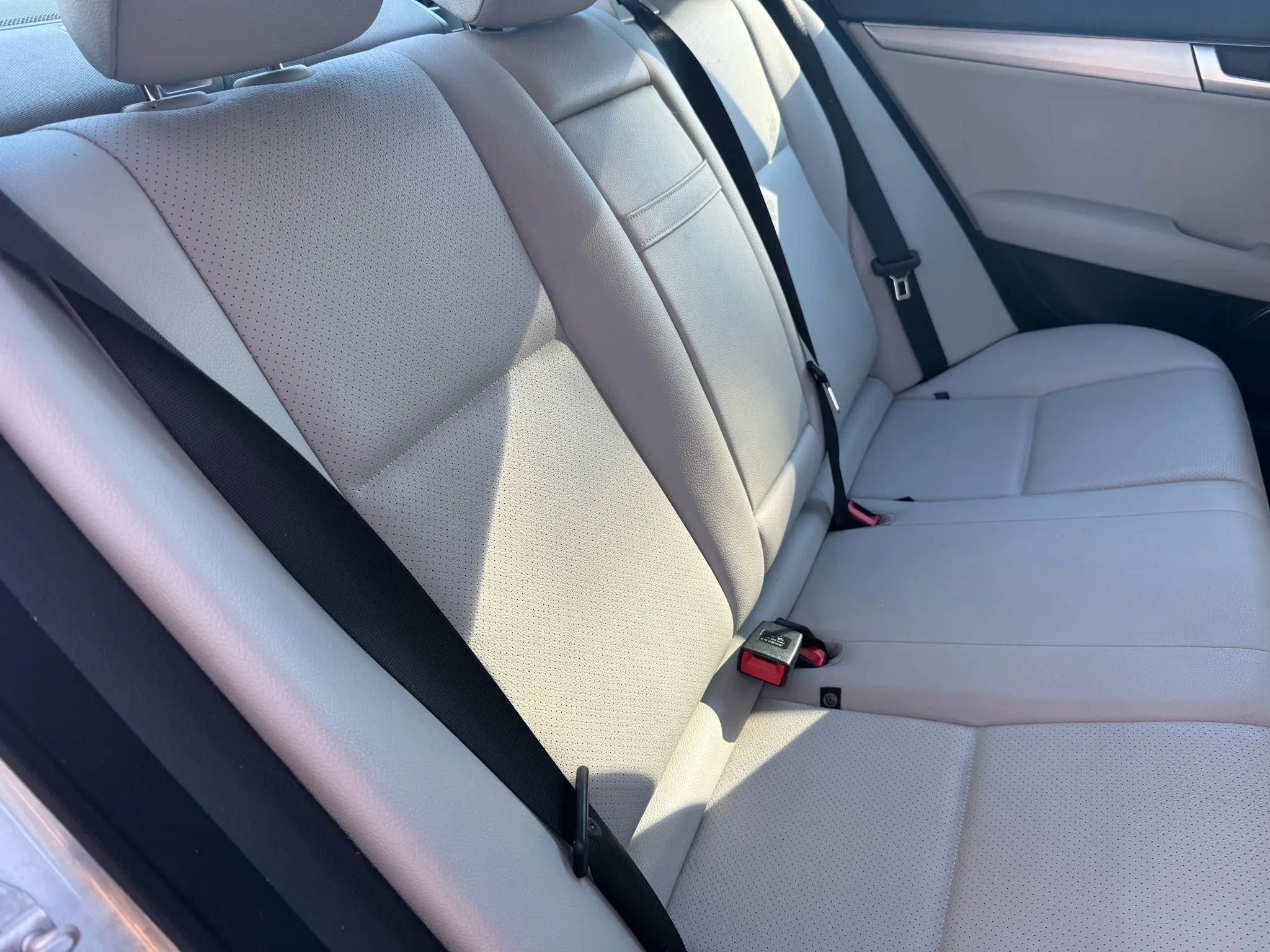 Used 2013 Mercedes-Benz C 250 Sedan image 22