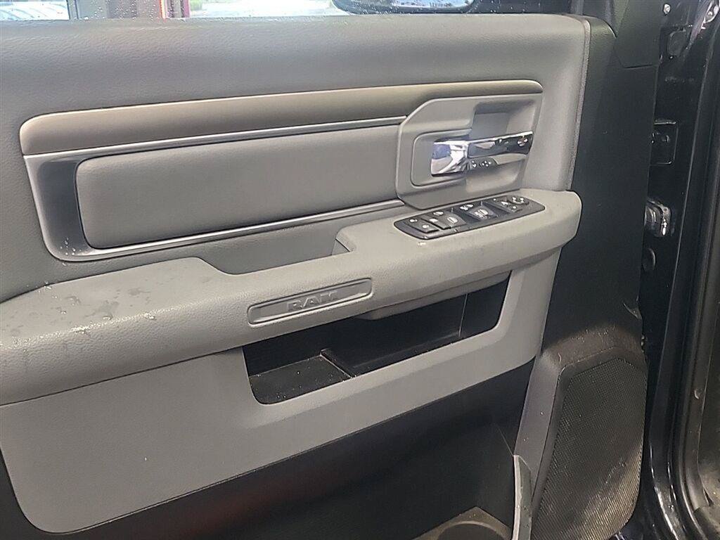 Used 2019 RAM 1500 Big Horn AWD/4WD image 11