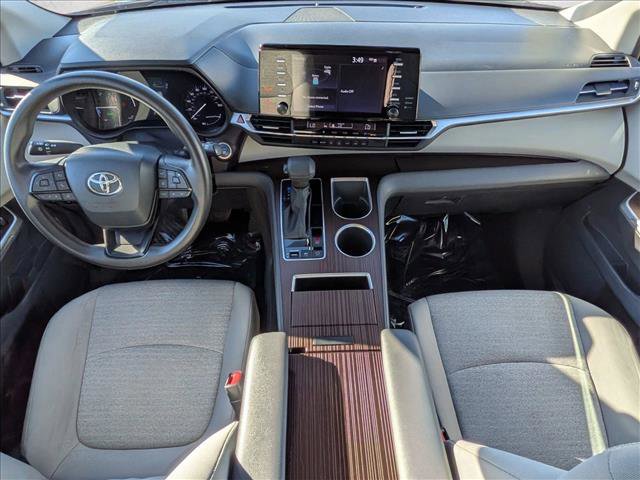 Used 2023 Toyota Sienna LE image 12