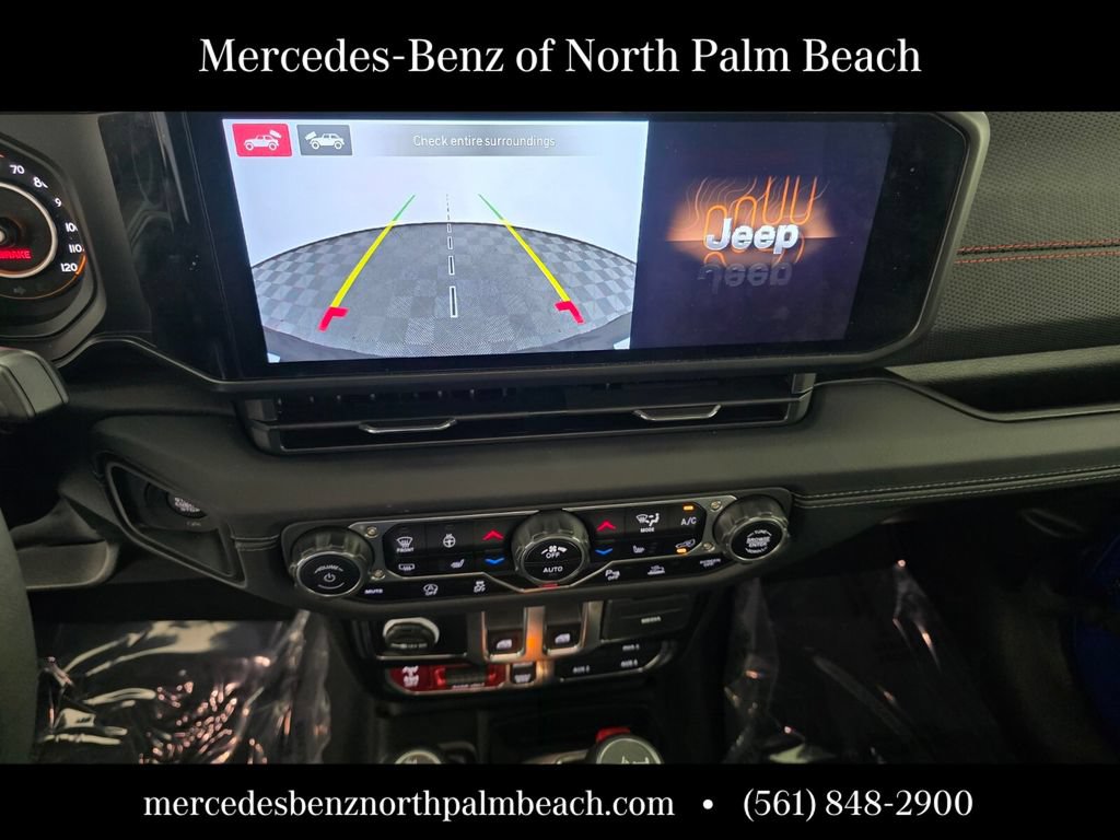 Used 2024 Jeep Wrangler Rubicon w/ Technology Group AWD/4WD image 18